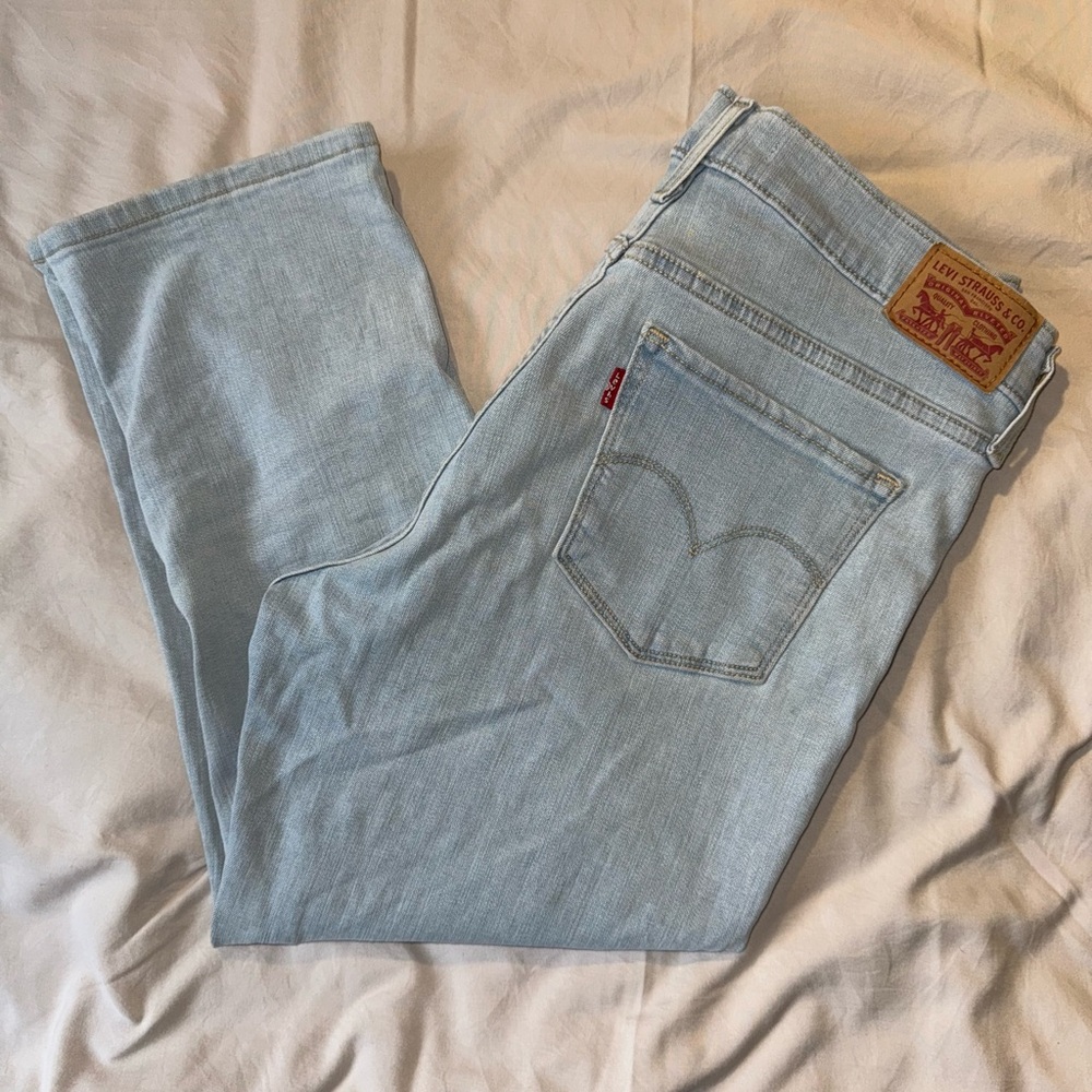 Levi's Light Blue Shaping Skinny Capri Jeans size 30
